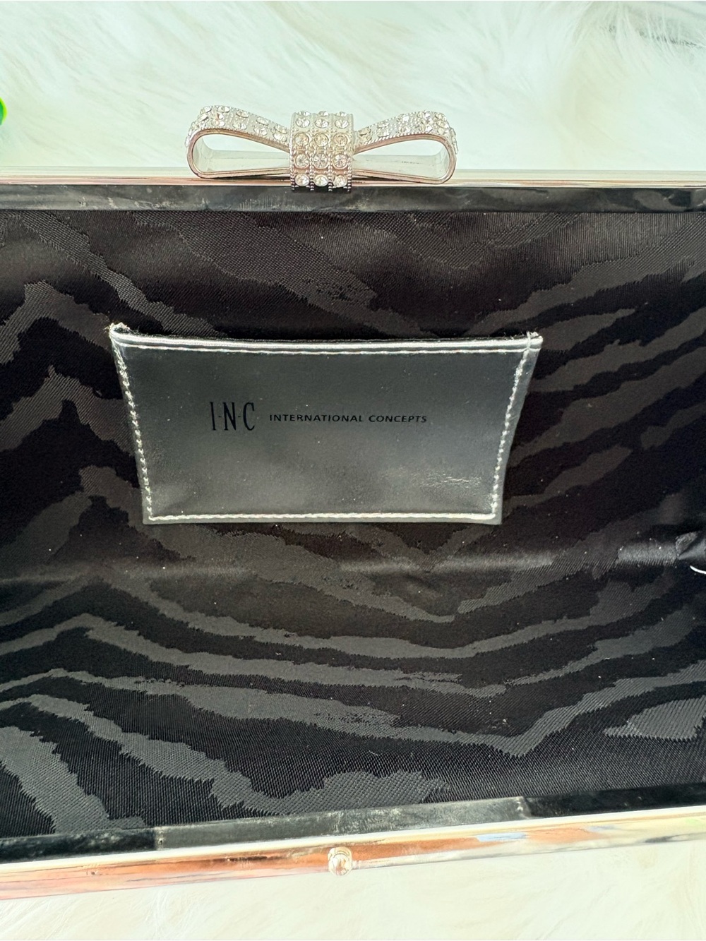 Silver Glitter Bow Clasp Evening Clutch - Picture 9 of 13